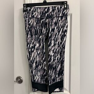 Under Armour Black and Gray Abstract Print Leggings